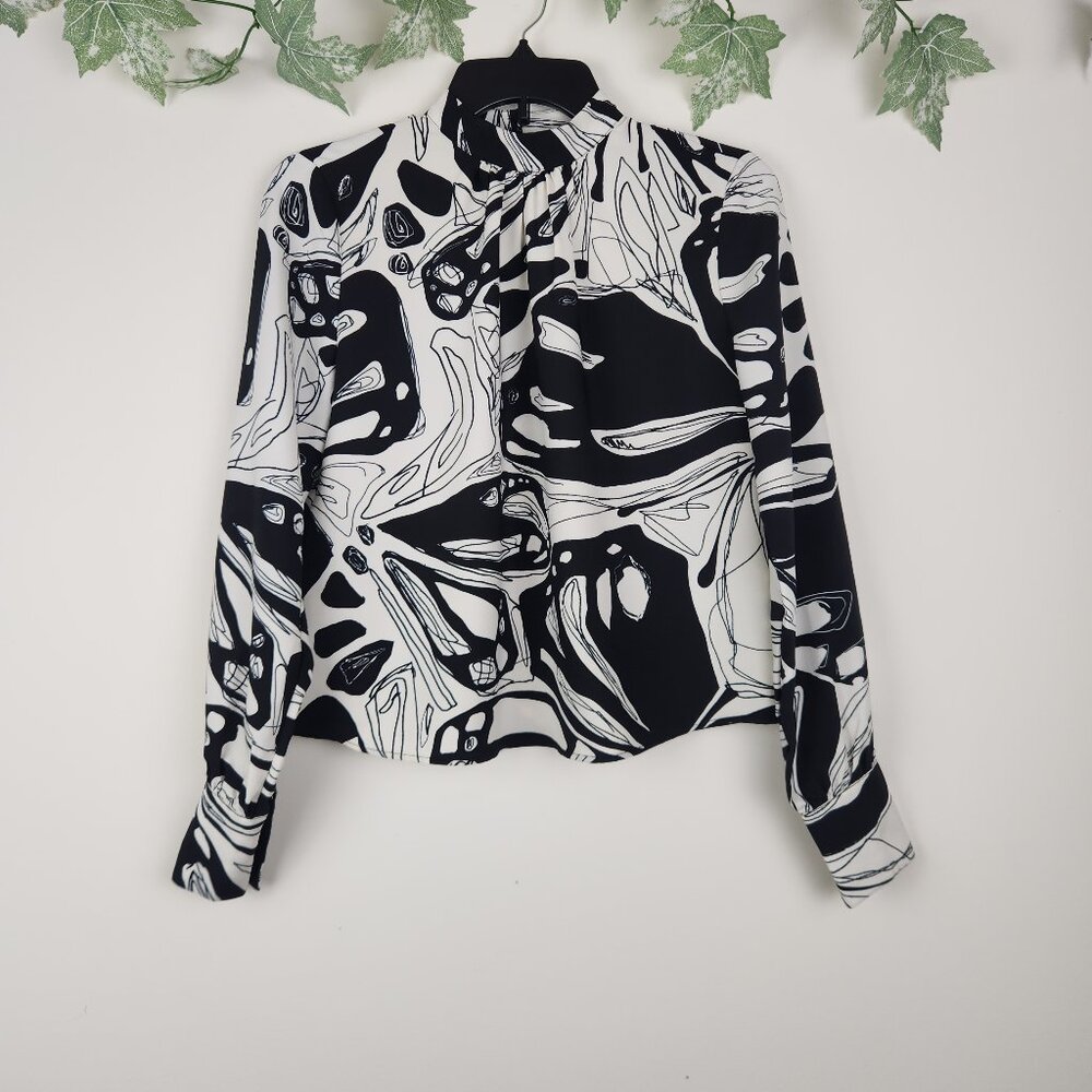 Cupcakes and Cashmere Size XS Black White Artsy Long Sleeve Mock Neck Top Blouse
